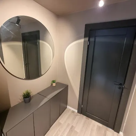 Spacious And With A Private Garden, Free Parking And Ev Recharging