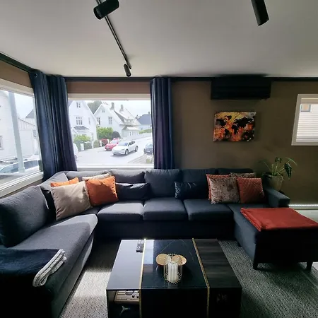 Spacious And With A Private Garden, Free Parking And Free Ev Recharging Lägenhet