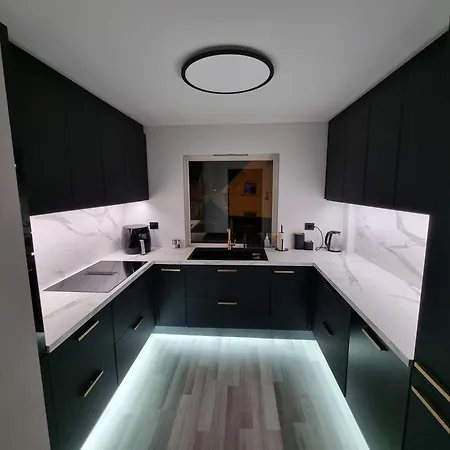 Spacious And With A Private Garden, Free Parking And Free Ev Recharging Στάβανγκερ