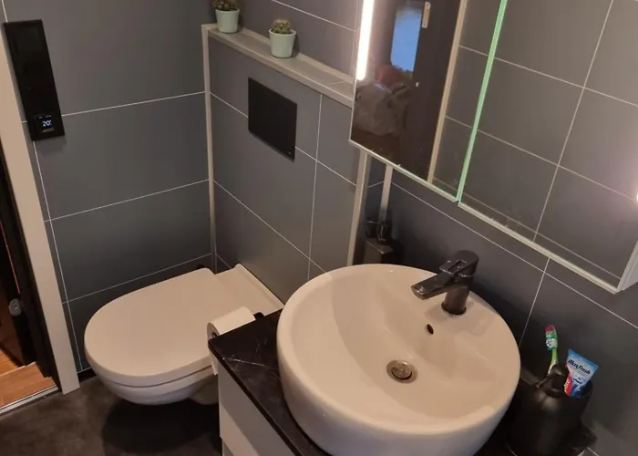 Spacious And With A Private Garden, Free Parking And Free Ev Recharging