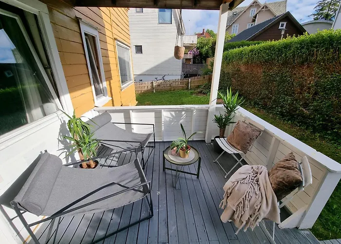 Spacious And With A Private Garden, Free Parking And Free Ev Recharging Apartment Stavanger