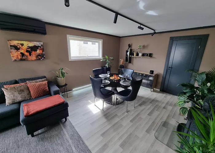 Spacious And With A Private Garden, Free Parking And Free Ev Recharging