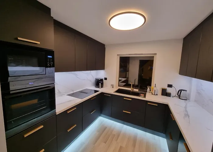 Spacious And With A Private Garden, Free Parking And Free Ev Recharging *