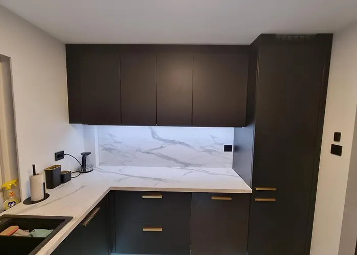 Apartment Spacious And With A Private Garden, Free Parking And Free Ev Recharging Stavanger