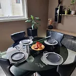 Spacious And With A Private Garden, Free Parking And Free Ev Recharging ستافانجر
